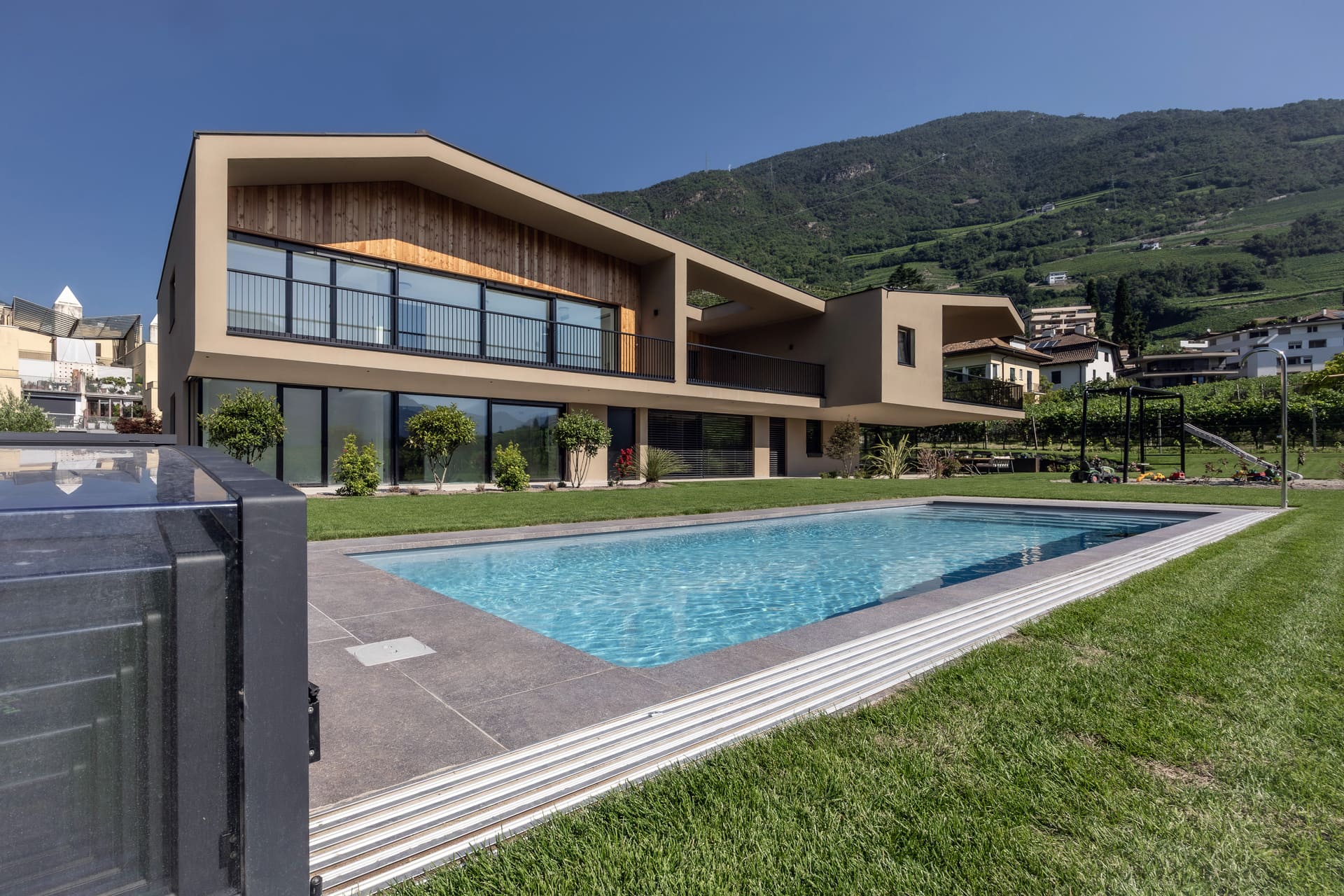 Ferienwohnungen mit Schwimmbad in Bozen Südtirol